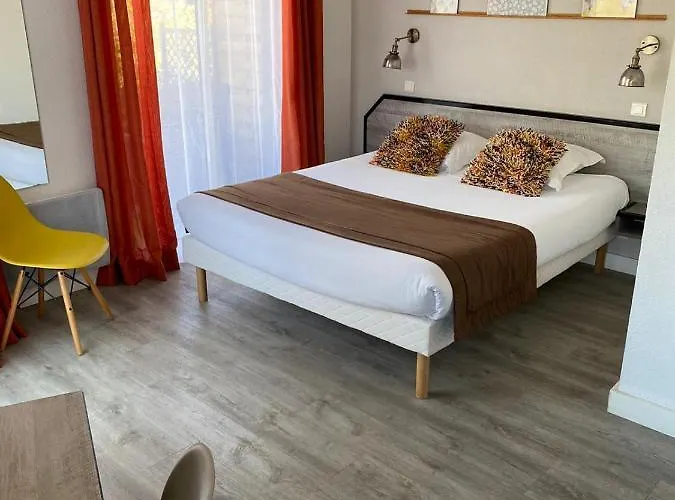 Amadour Hotel