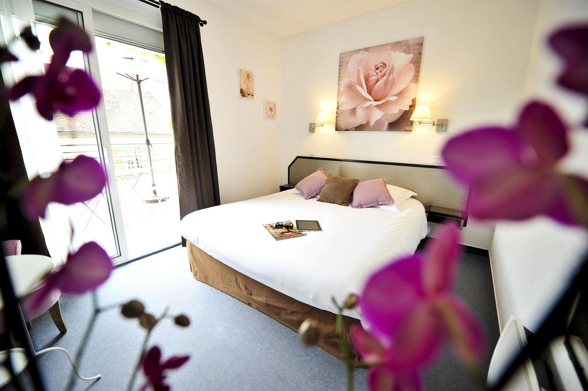 Amadour Hotel 2*